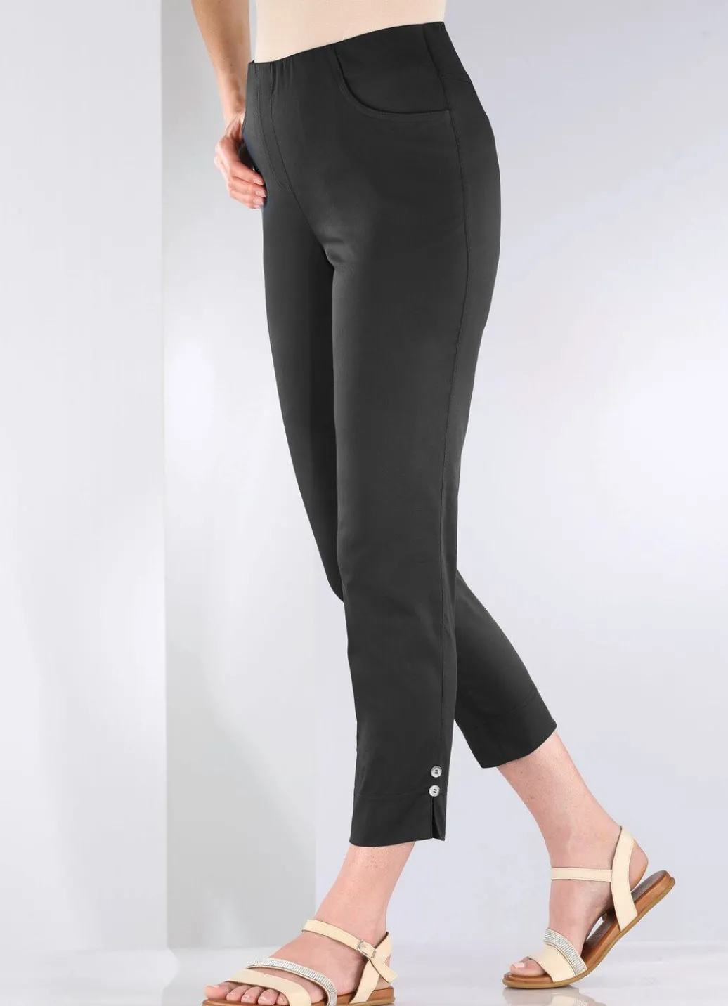 Damen Mona Shorts|Schlupfhosen<Hose mit dekorativen Zierknöpfen