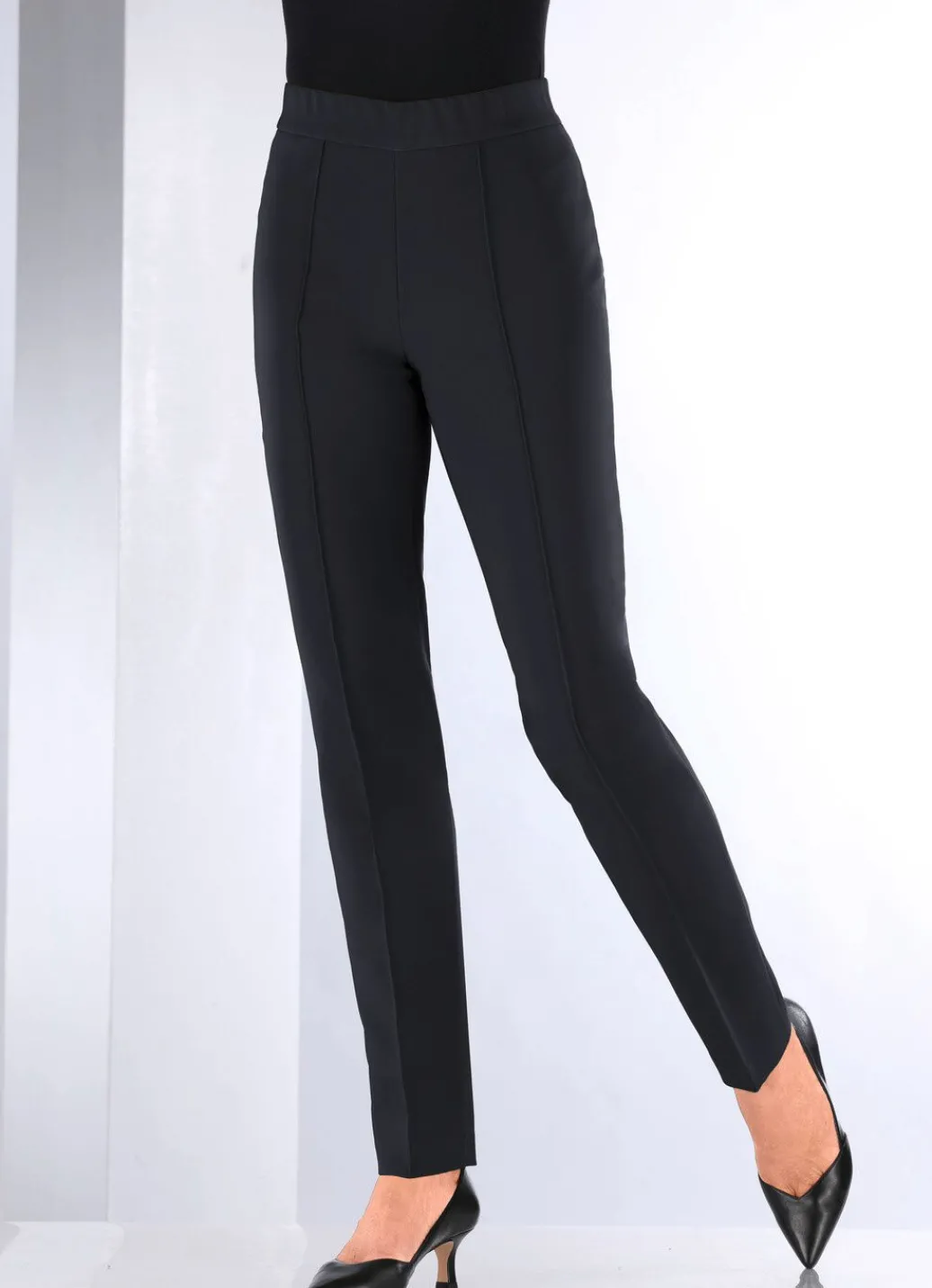 Damen Mona Schlupfhosen<Hose mit schmaler Fußweite