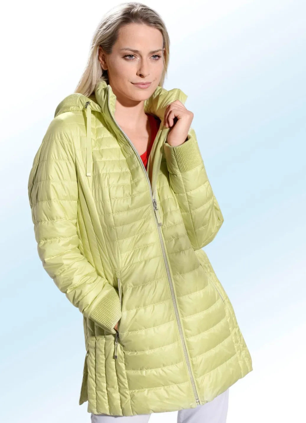 Damen Mona Übergangsjacken<Jacke mit gesmoktem Rand an der abnehmbaren Kapuze