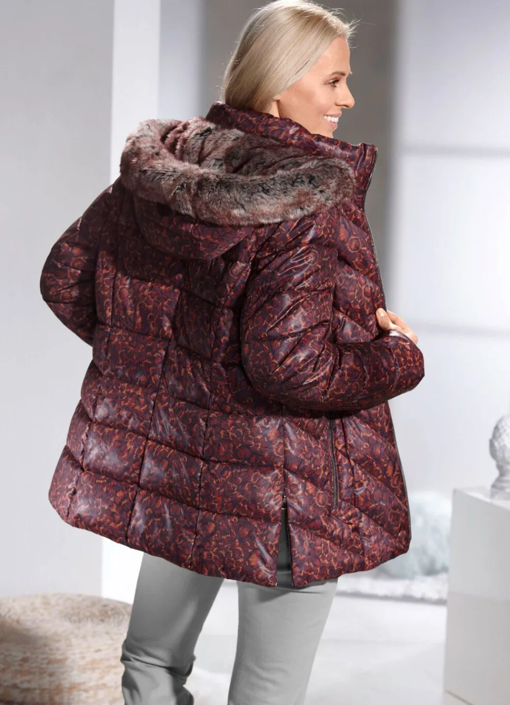 Damen Mona Winterjacken<Jacke mit Kunstpelz-Innenausstattung in der Kapuze