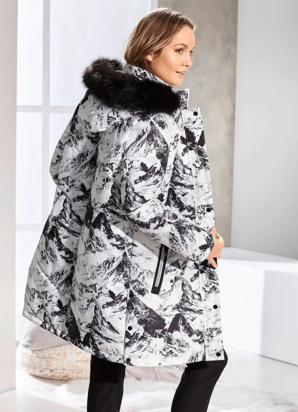 Damen Mona Wintermäntel<Kurzmantel mit abnehmbarer Kapuze