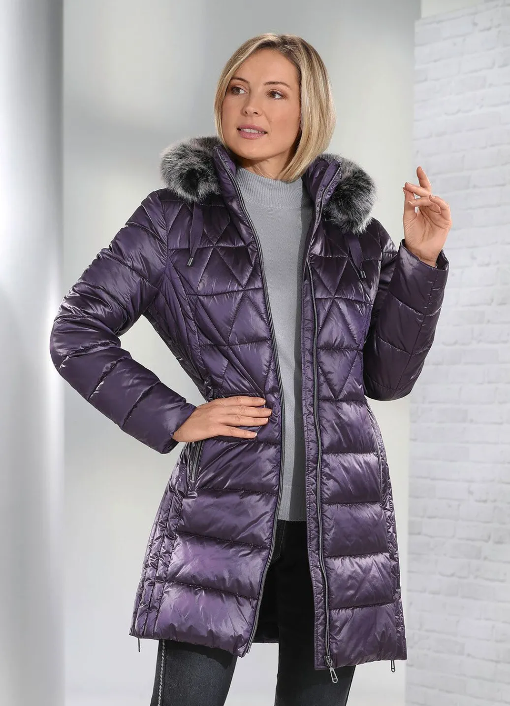 Damen Mona Wintermäntel<Kurzmantel mit Längssteppung seitlich