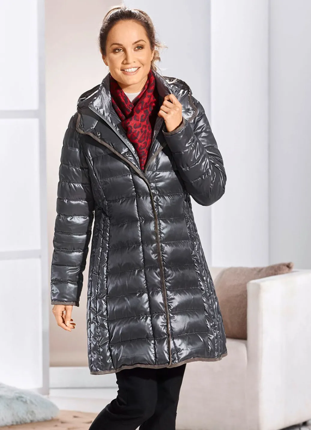 Damen Mona Wintermäntel<Kurzmantel mit seitlicher Längssteppung
