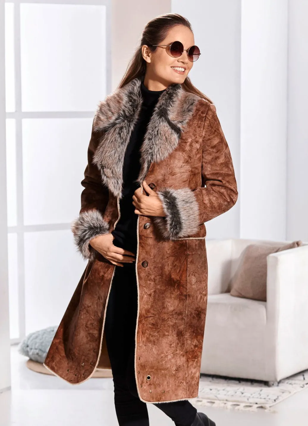 Damen Mona Wintermäntel|Winterjacken<Mantel aus Velourleder-Imitat in Antik-Optik