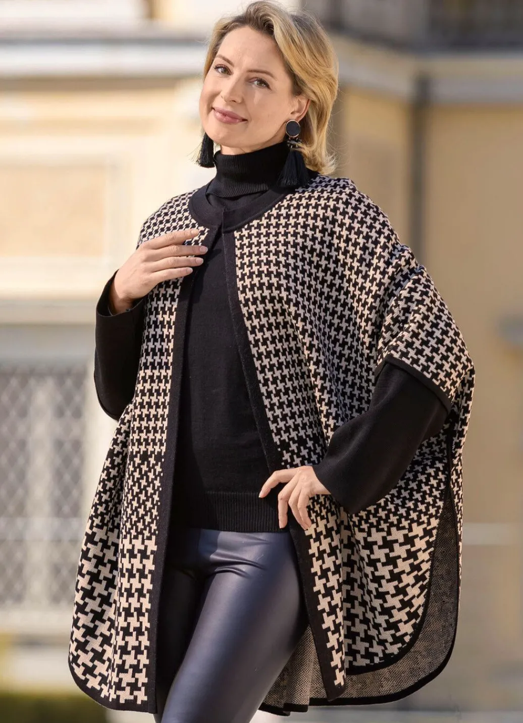 Hot Poncho in offener Form Damen Strickjacken