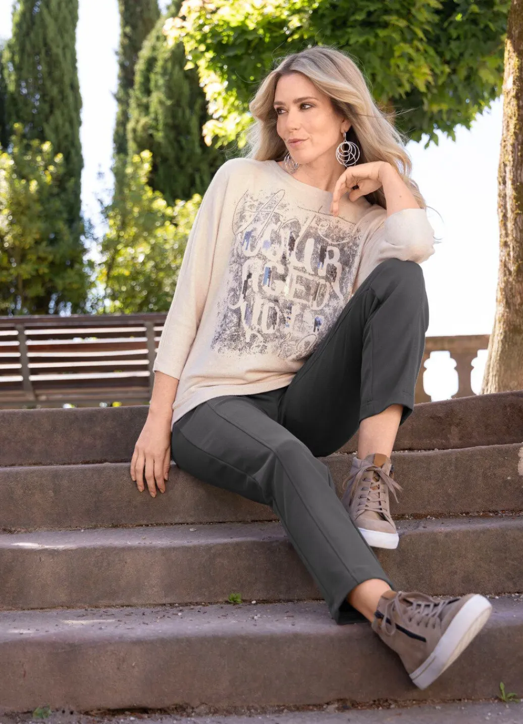 Damen Mona Pullover<Pullover in leichter Fledermausform