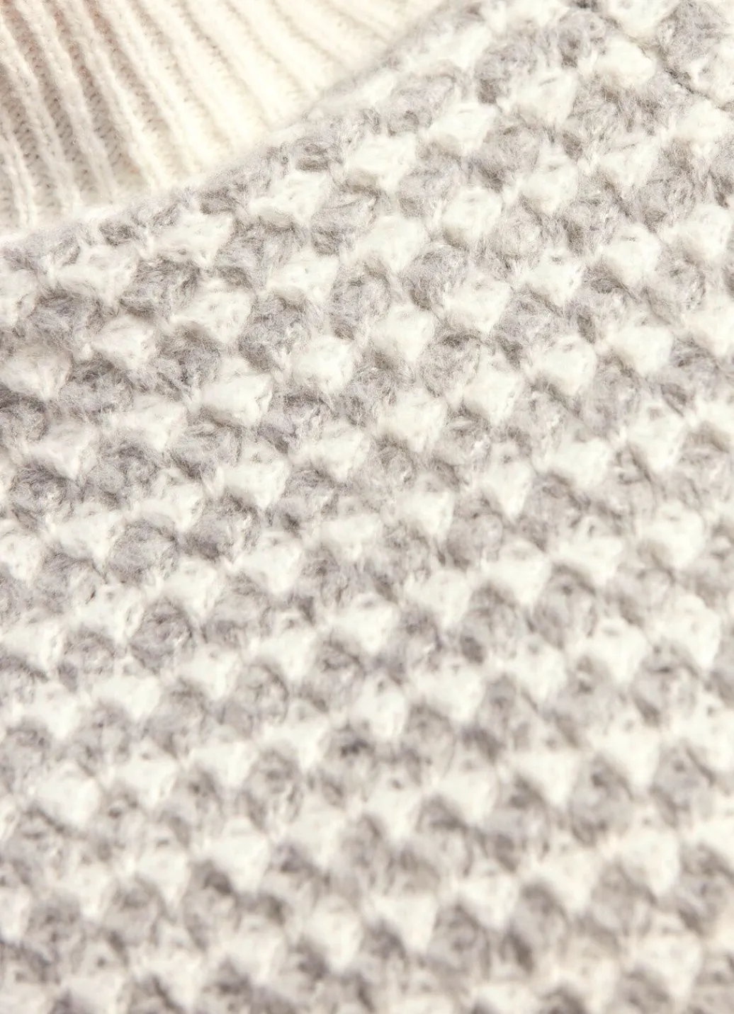 Damen Mona Pullover<Pullover mit aufwendiger Struktur