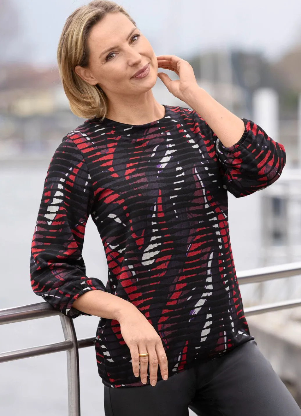 Damen Mona Kurzarm<Shirt mit Alloverdruck