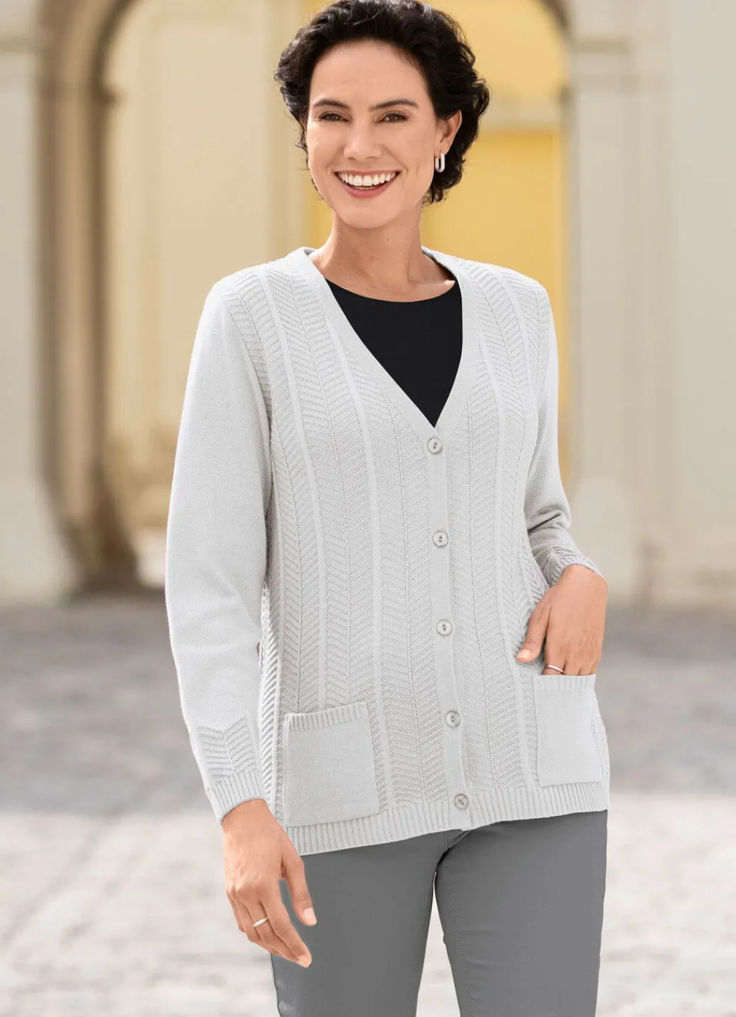 Discount Strickjacke mit feinen Strukturstreifen Damen Strickjacken|Basics