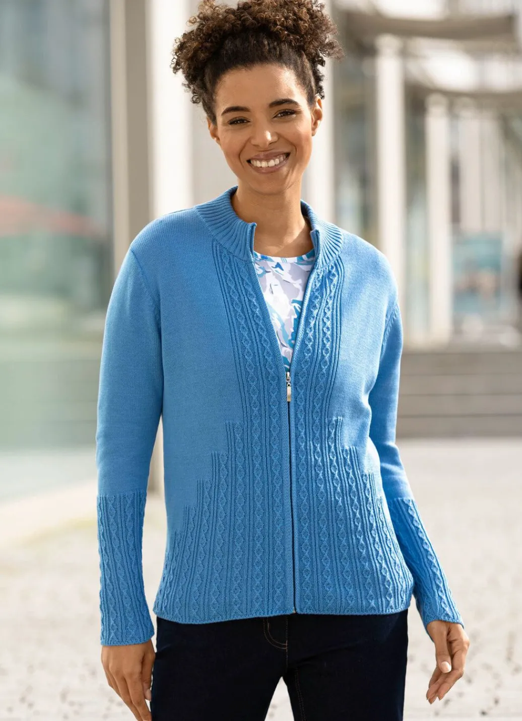 Hot Strickjacke mit Zopfmuster Damen Strickjacken|Basics